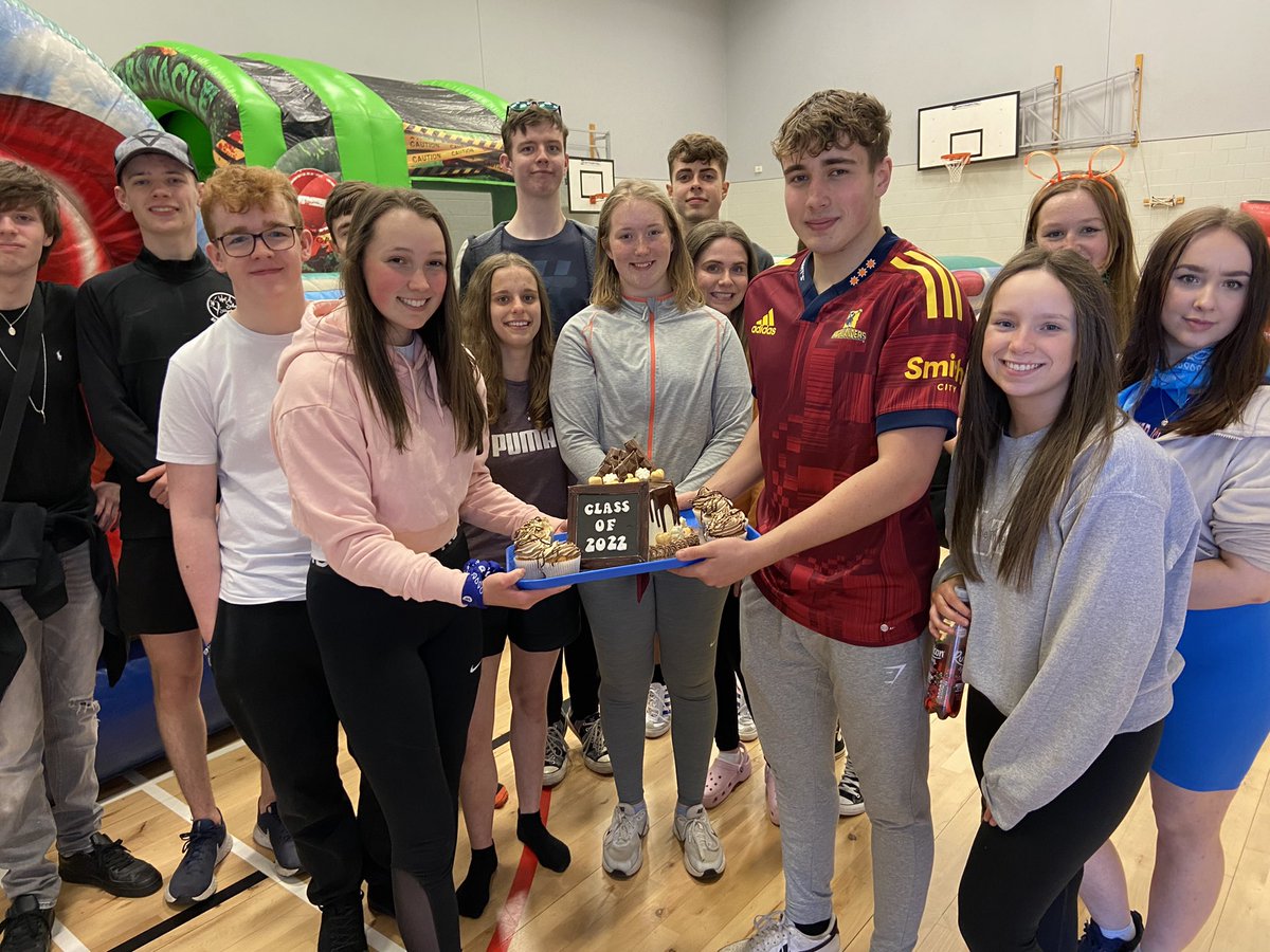 PePrestwick's tweet photo. 💥✨Class Of 2022✨💥
Congratulations to all our pupils @pwkacademy who graduated from S6 today!🤩 we are so proud of you and all your achievements so far! Great fun had and amazing buffet &amp; cakes from  Julie &amp; her team!🎂 https://t.co/XAM7JPfWxs