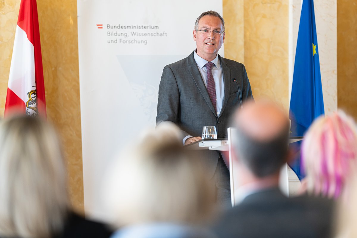 Cell Chip Group tweet media