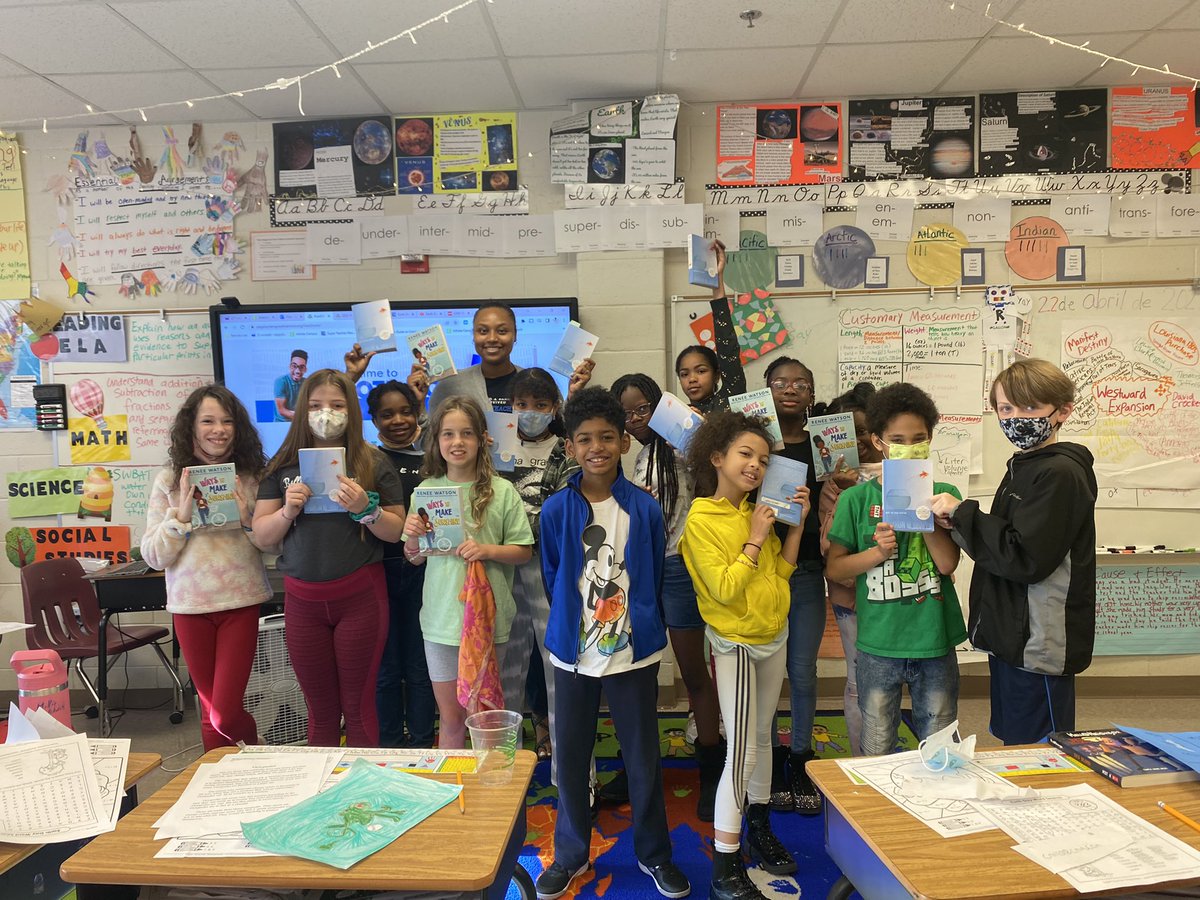 DrTayjay2015's tweet photo. Enjoyed reading 2 great novels as a class and having the opportunity to vote for the 2022 Milner Award ๐
This year's nominees are Sharon Draper and Renee Watson. Students โค๏ธ both books! This was not an easy decision! @PTMGL #ReadtoVote https://t.co/45qRUgArC5