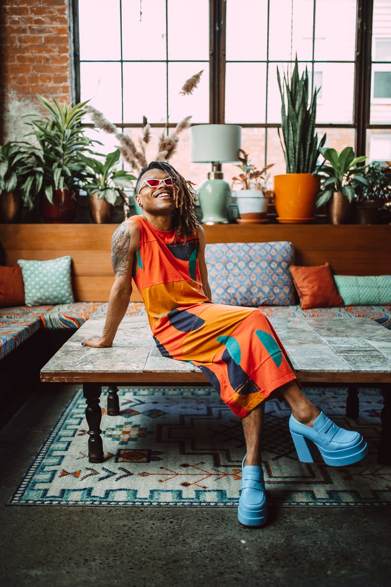 rachel from tonlé (@tonledesign) on Twitter photo Our new collaborative collection with the one and only <a href="/PlantKween/">Christopher Griffin</a> launched today! check it out:
tonle.com/collections/pl… Our new collaborative collection with the one and only <a href="/PlantKween/">Christopher Griffin</a> launched today! check it out:
tonle.com/collections/pl…