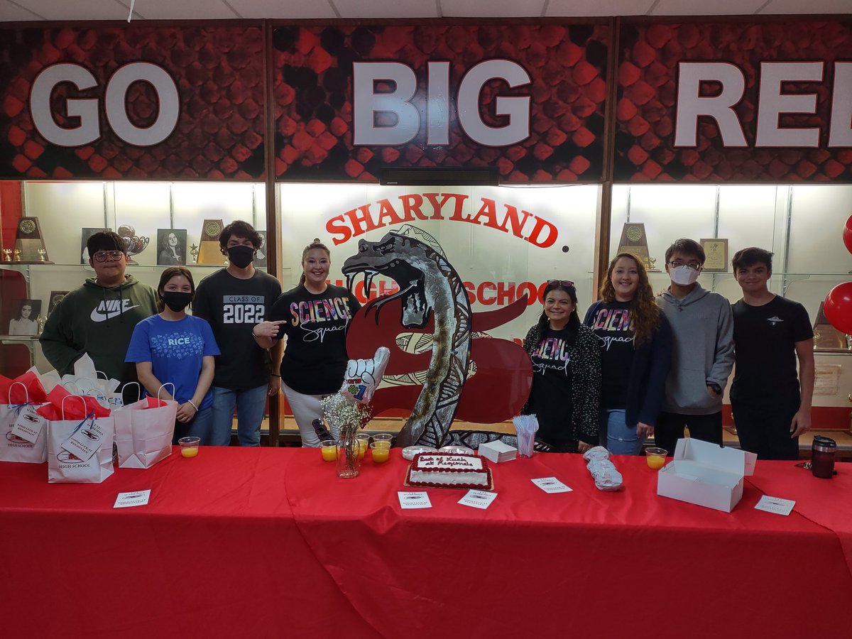 Ofigarza1's tweet photo. @shs_uil What a FABULOUS Sendoff! After 3 years thanks to COVID here we are...on our way to Regionals! Thank you Lori, Valerie Montemayor &amp; all Admin, Faculty, and Staff for your tremendous support for our UIL Program! We WILL Strike First and Strike Fast! ❤️🐍❤️ https://t.co/oyntkvqs2I
