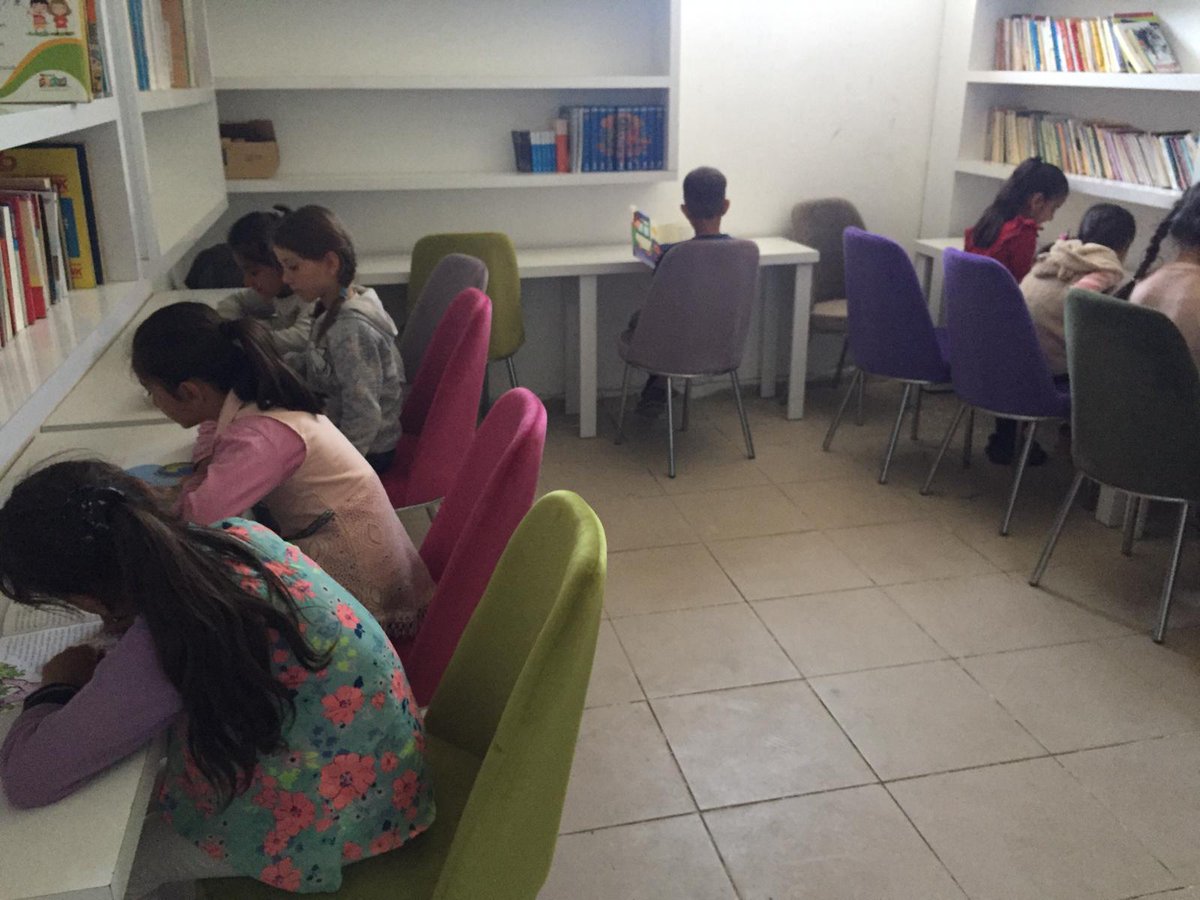 "Elimde olsaydı her karış toprağa, buğday eker gibi kitap ekerdim."
(Horatius).         #KitapDiyarbakır

Her gün bir ders saati kitap okumaya devam ediyoruz.
<a href="/diclemem21/">Dicle İlçe Milli Eğitim Müdürlüğü</a> <a href="/kitapdiyarbakir/">Kitap Diyarbakır</a> <a href="/Diyarbakirmem/">Diyarbakır İl Millî Eğitim Müdürlüğü</a>