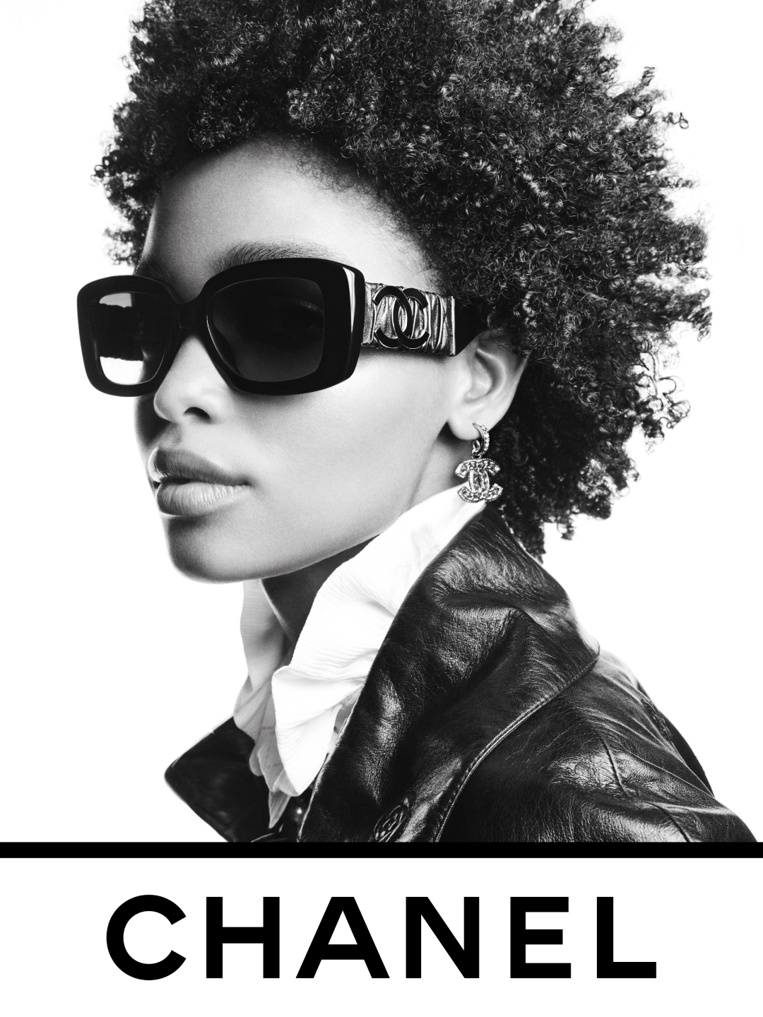 CHANEL on X: Model Blesnya Minher wears sunglasses surrounded by wide  temples signed with an oversized double C. Photographed by Karim Sadli.  Glasses from the CHANEL 2022 eyewear campaign will be available