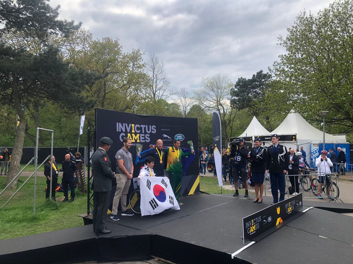 💛🖤 | A fantastic podium at the male time trial final IHB2! 🥇Lepik - Estonia 🥈Kim - Korea 🥉Saville - Australia #InvictusGames #IG22