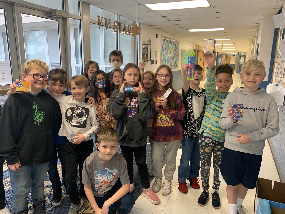 _MrsTapia's tweet photo. @VV_Voyagers @_MrsTapia Students rocking the hygiene drive at VV!! #thirdistheword #keepingclean https://t.co/Nm76uiYvdH