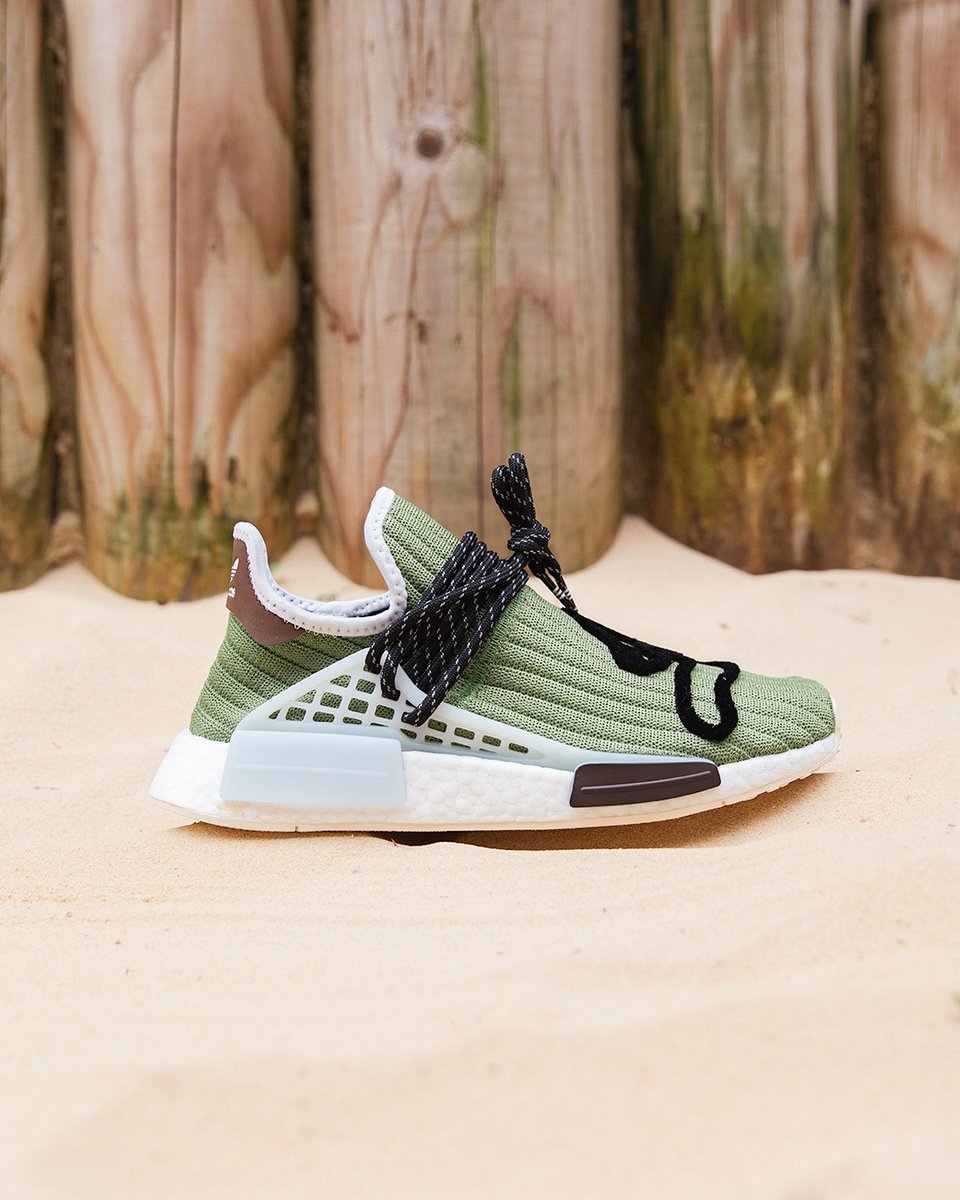 Footpatrol_ldn's tweet photo. What's needed from a summer shoe? We sit down and discuss this very topic whilst looking at some new and some old styles that'll get you into the vacation mood.
Click here to read more: https://t.co/l9FEkARR8A
#Footpatrol #TEAMFP #SneakerDiscussions #SneakerTalk #FPSelects https://t.co/KVjghyR0Sw