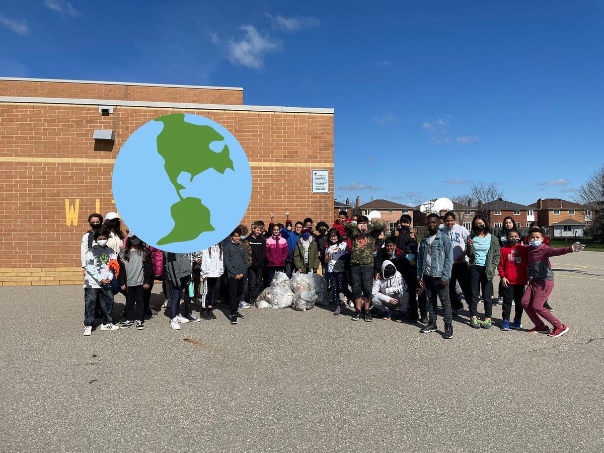 mrsedgecombe17's tweet photo. So proud of our junior classes! Cleaning the yard and working hard on Earth day 🌎 @StBernaDPCDSB #EarthDay https://t.co/1hVo5TONFn
