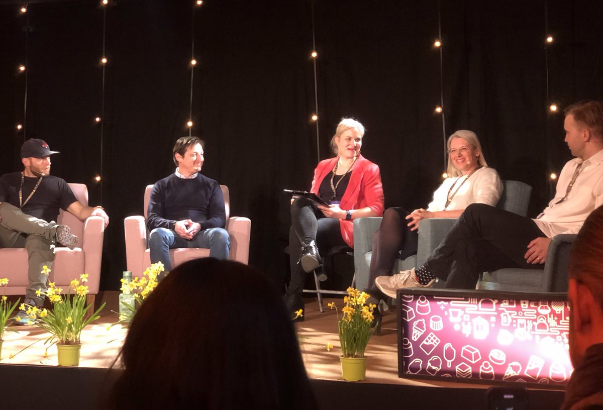 nousjk's tweet photo. Happy to end the work week discussing #sustainability in coffee in front of live audience and try some super dark #fairtrade roasts 💚
#helsinkicoffeefestival @Reilukauppa @LeenaKummu @ProLuomu @Pauliggroup @kaffecentralen_ #makeacoffee @HelCoffeeFest @kaapelitehdas https://t.co/byhjzFIIfk