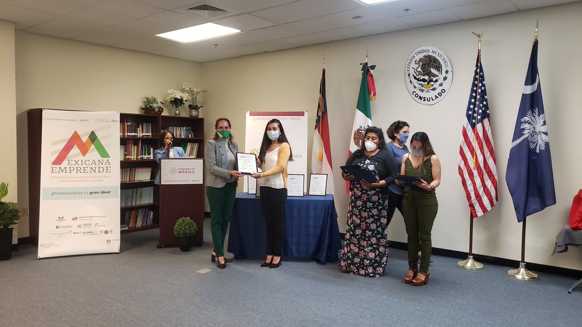 Cmolina__'s tweet photo. !Muchas gracias @ConsulMexRlm por ​invitar @ThreadCapNC a celebrar con las emprendedoras mexicanas en el exterior!​ Nos encantó ver el empeño que les pusieron a sus planes de negocio. Con mucho gusto haremos una consulta con las 3 ganadoras. https://t.co/eVHutxsQzu