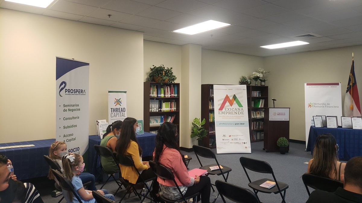 Cmolina__'s tweet photo. !Muchas gracias @ConsulMexRlm por ​invitar @ThreadCapNC a celebrar con las emprendedoras mexicanas en el exterior!​ Nos encantó ver el empeño que les pusieron a sus planes de negocio. Con mucho gusto haremos una consulta con las 3 ganadoras. https://t.co/eVHutxsQzu