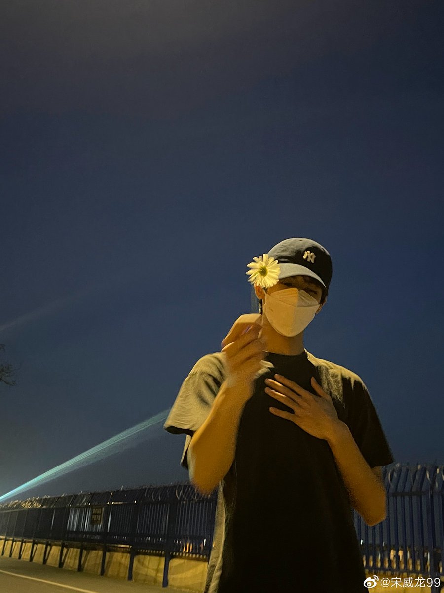 song weilong pics tweet media
