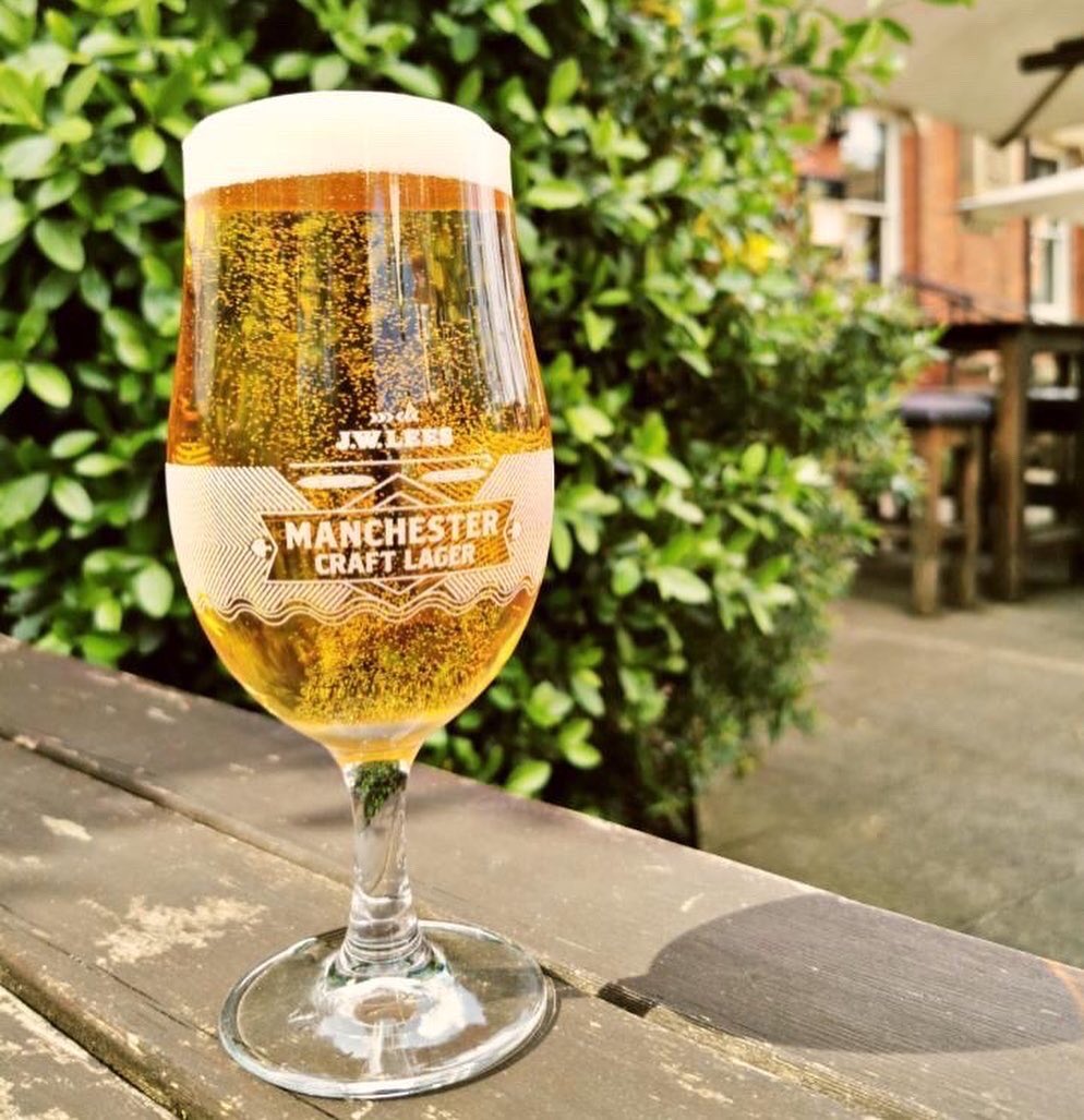 TheLloydsChorl's tweet photo. Sunshine and Manchester Craft Lager are the perfect duo to finish of the long week 🍺☀️

#Chorlton #jwlees #manchester #manchestercraft #lager #localbeer #mancunian #local #thelloydschorlton #craftbeer https://t.co/ZhFx0YRS19