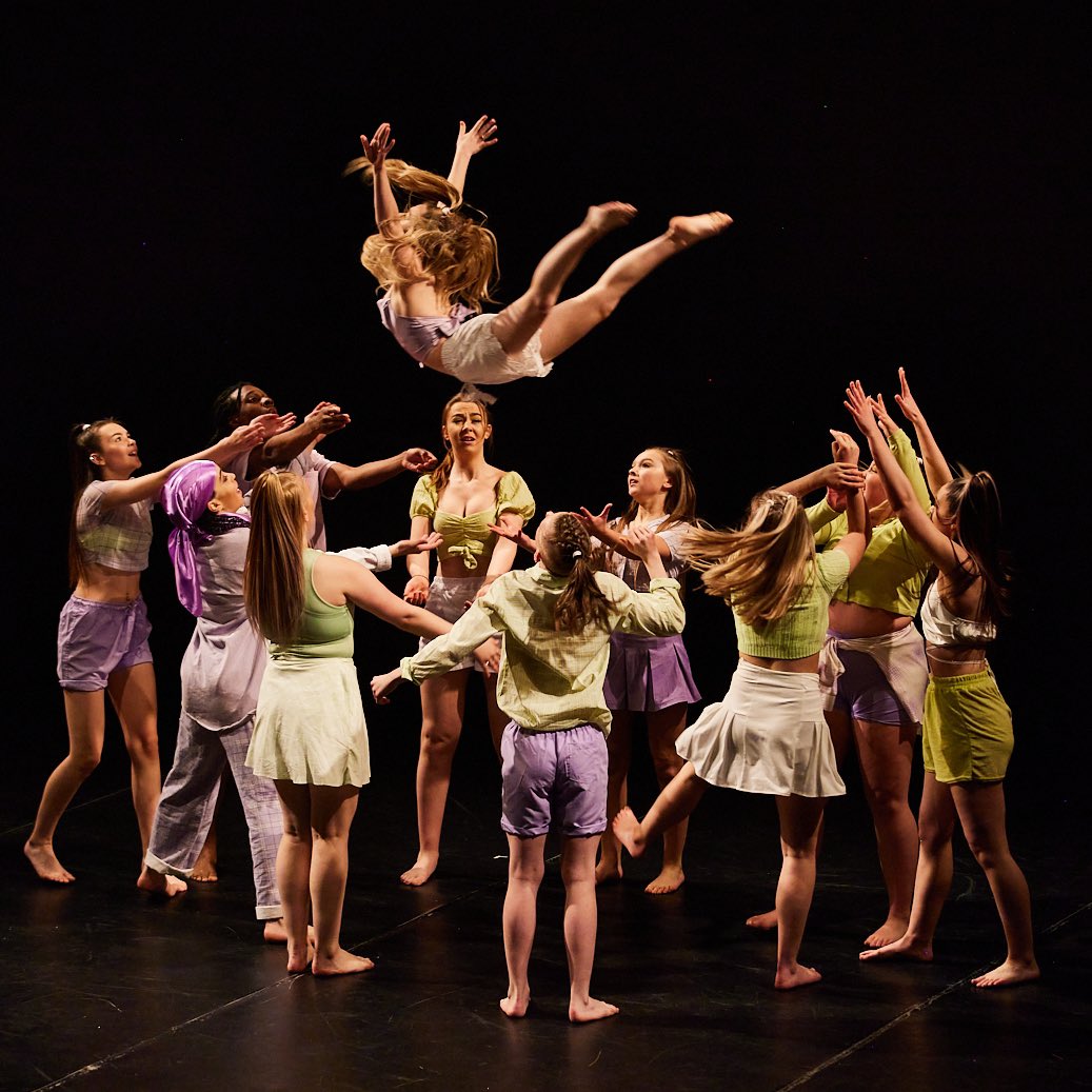 dazldance's tweet photo. Our @dazldance family flying into the weekend after a packed week of dance! Love our #Fresh22 pics @YorkshireDance @onedanceuk @cypdancenetwork pic by David Lindsey! Our Youth Dance Company a packed 2 months coming up so stay tuned to all the action @ace_thenorth @ace_national https://t.co/G4yeZKovSt