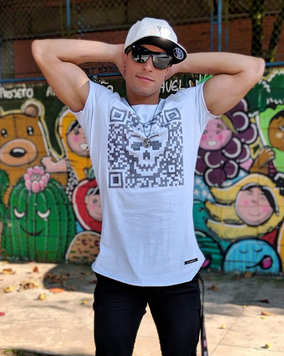 Hoje o pai aqui está fazendo 32 aninhos, e eu só queria uma coluna nova de aniversário 😆🙌🏼🎂💜