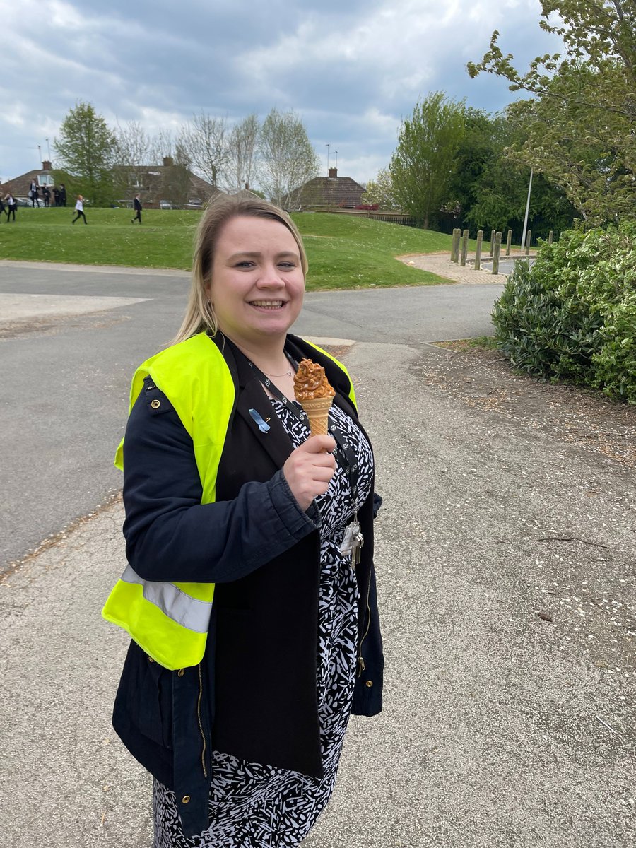becketcs's tweet photo. A deliciously tasty reward for our Yr 11 and yr 13 mock exam students (plus treats for staff too!) with thanks to a visit from Pino's Ice Cream🍦#TeamTBCS #MissiontoExcellence #OLICATcommunity #Northampton https://t.co/X91eqtOPor