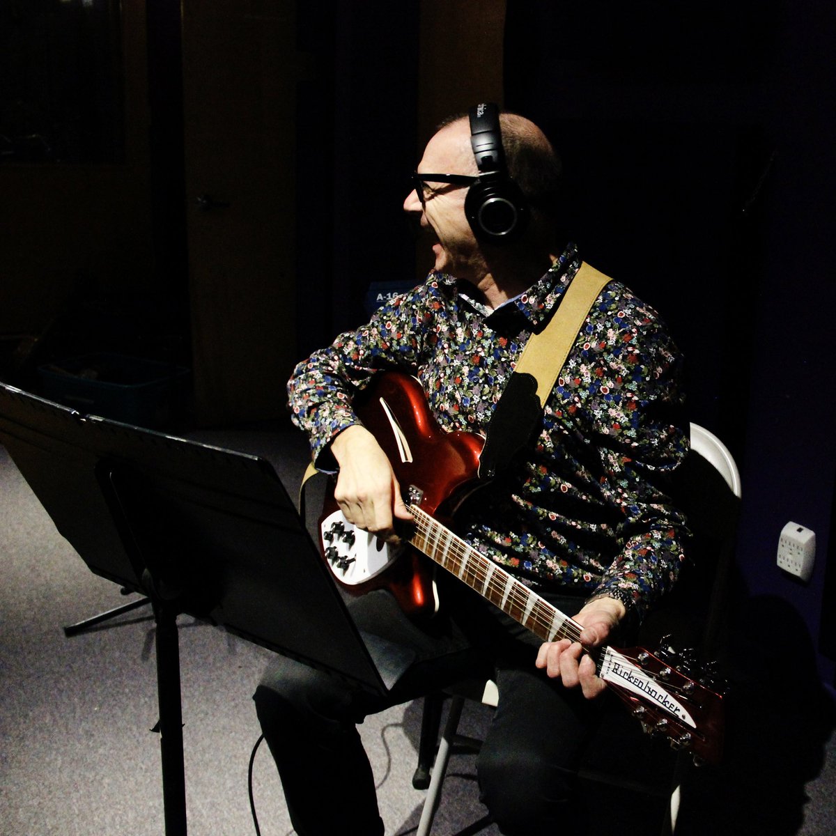 Steve Rushton Music (@rushtonmusic) on Twitter photo A happy memory of recording in #NewJersey, USA back in 2015 with the fabulous #vocalist Duchess Di (<a href="/DianeCricchio/">Diane Cricchio</a>) & #bluespiano ace Dave Keyes (<a href="/DaveKeyesMusic/">Dave Keyes Music</a>). 🎤🎹🇺🇸 A rare outing for my #Rickenbacker 360/12! 🎸Wishing Di & Dave a great show in #NewYork tonight! 🎶✨ A happy memory of recording in #NewJersey, USA back in 2015 with the fabulous #vocalist Duchess Di (<a href="/DianeCricchio/">Diane Cricchio</a>) & #bluespiano ace Dave Keyes (<a href="/DaveKeyesMusic/">Dave Keyes Music</a>). 🎤🎹🇺🇸 A rare outing for my #Rickenbacker 360/12! 🎸Wishing Di & Dave a great show in #NewYork tonight! 🎶✨