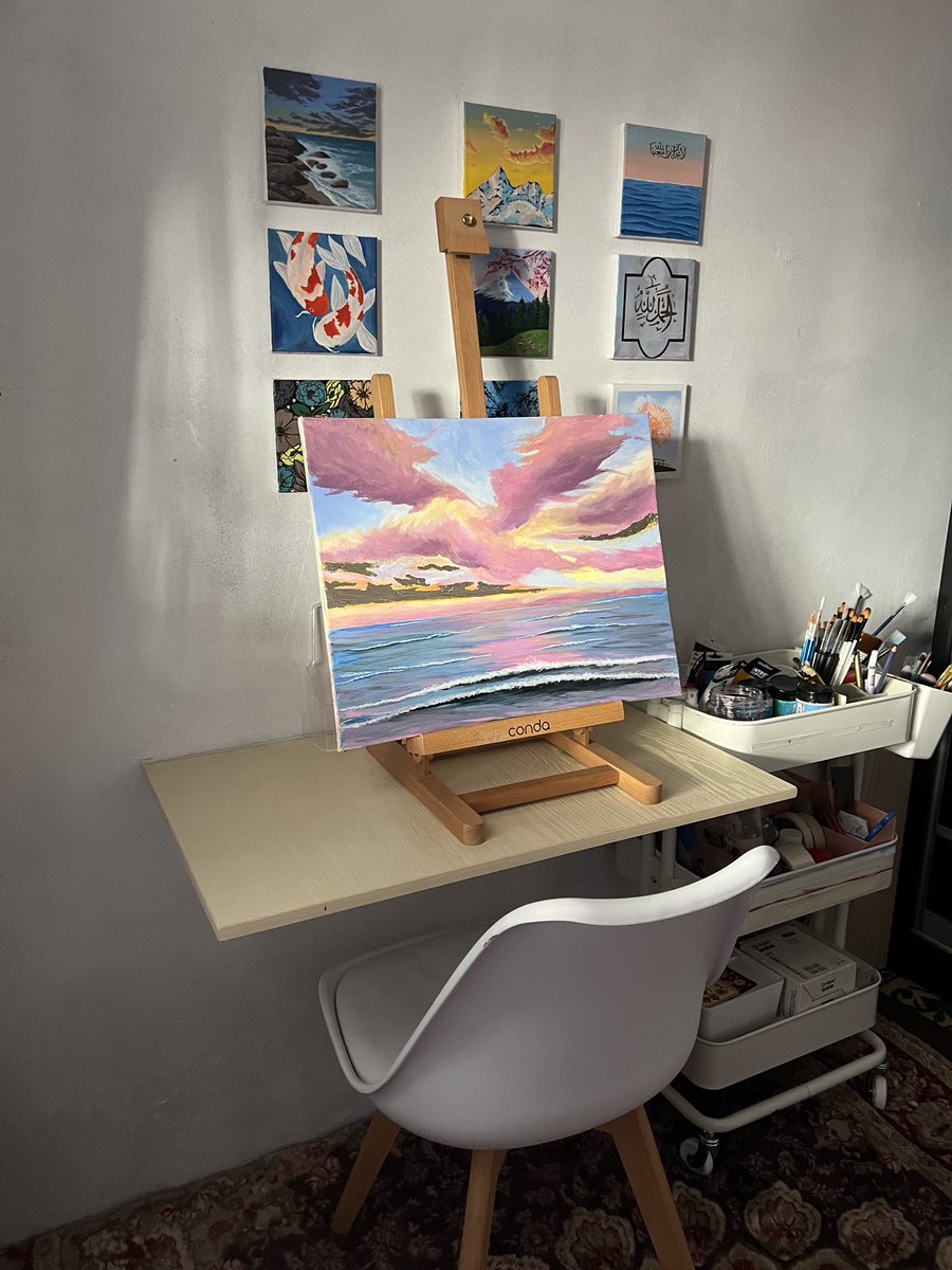 BellaSenjaaa's tweet photo. GN. Last 10 days of Ramadan. There is always something to be thankful for. May your passion shine thru the hardship and success along your way. New artwork coming soon after raya, lets chase the last days first🧡 #pentas #sunsetartwork #artistofmalaysia #artworkforsale #Ramadan https://t.co/G7BIBhhGrR