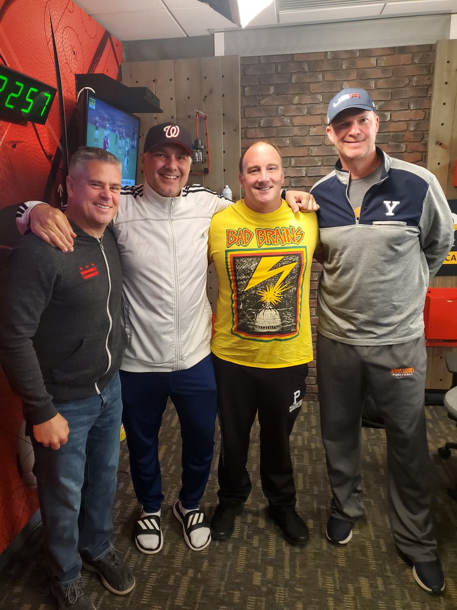 EBJunkies's tweet photo. Have to say Jay Mohr was awesome. Super down to earth funny dude. Big fan. https://t.co/4bxkrABT8E