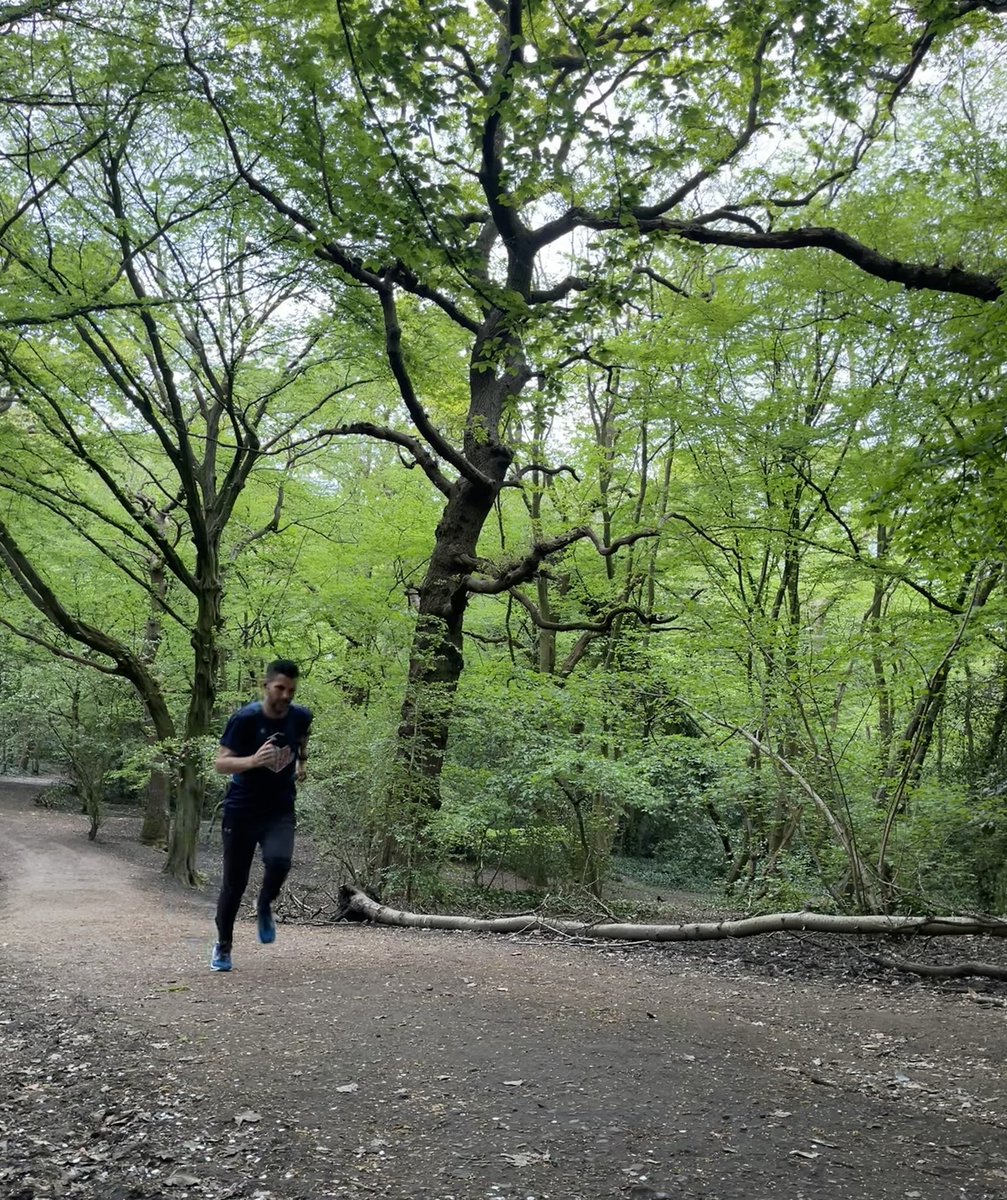 Retracing some of the route I ran with <a href="/PaulTonkinson/">Paul Tonkinson</a> on way back from work. Not as much fun on my own mate. Have a great weekend <a href="/RunComPod/">Running Commentary</a> gang. 😊