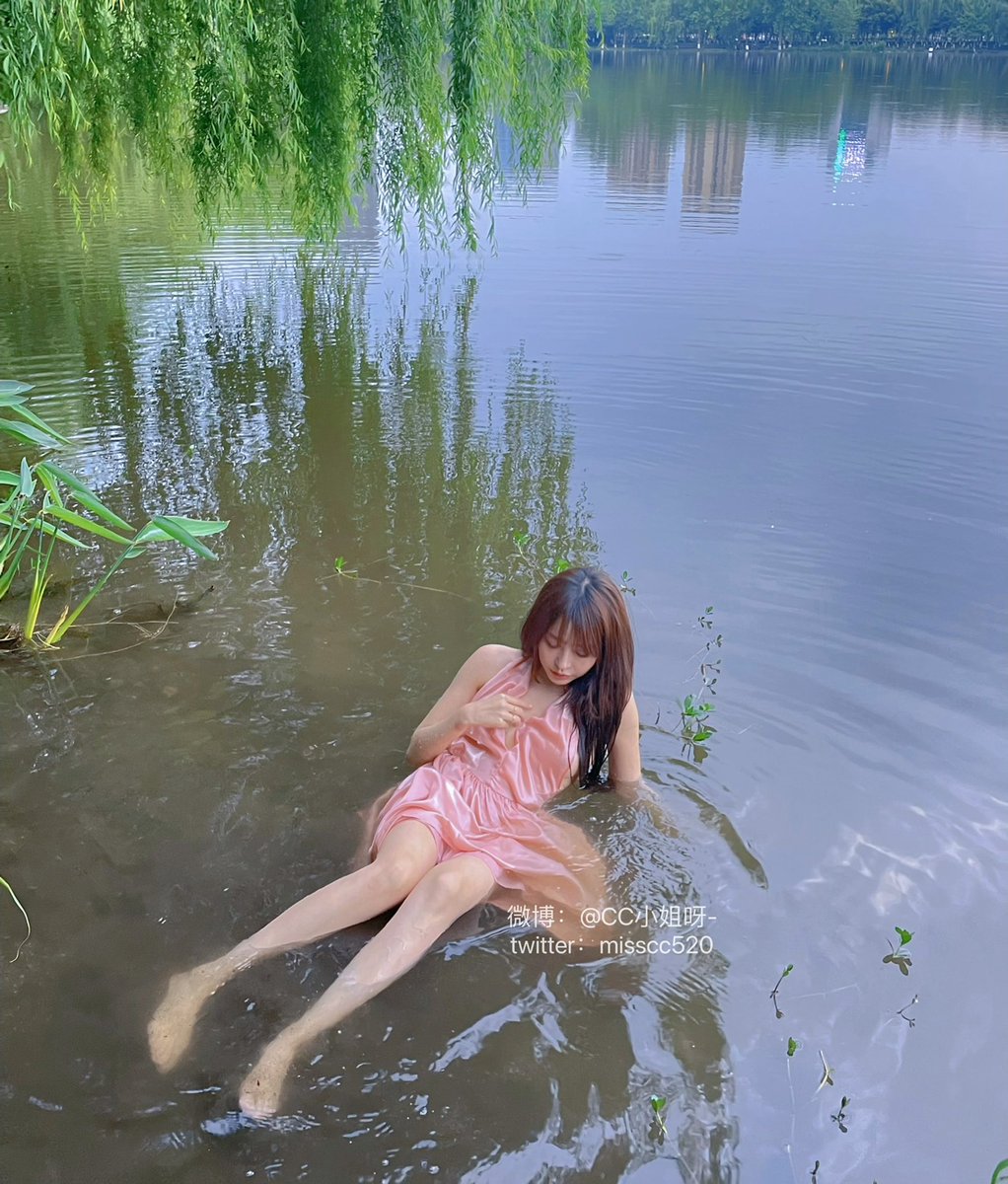 春天是衣裳
小河是床📷 https://t.co/DRSVco0ytO