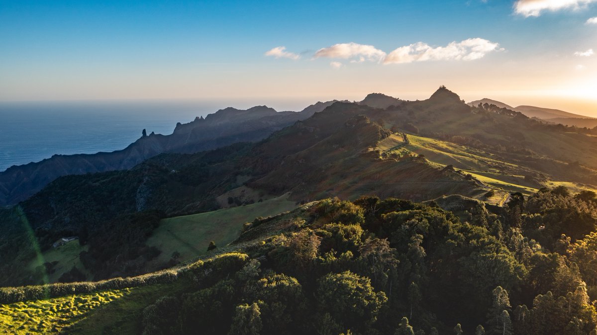 sthelenatourism's tweet photo. St Helena Travel Tip:  All travellers to St Helena must complete the ‘St Helena Pre-Arrival Questionnaire form’ https://t.co/lcJVvkZ7pJ. 💻 @Fly_Airlink 
#StHelena #StHelenaisland #offthebeatentrack #breathoffreshair #flysthelena #travel2022 https://t.co/Xm7BwKZjUH