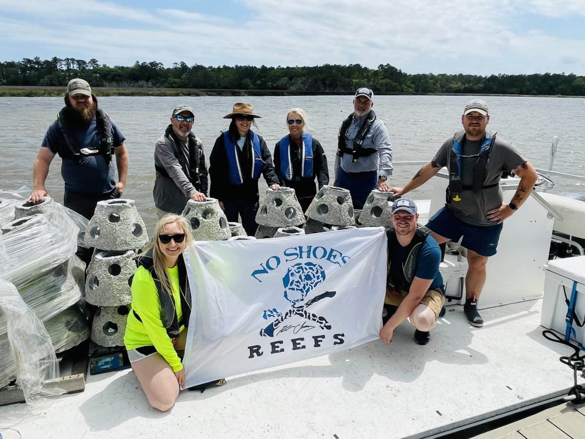 reef_ball's tweet photo. Happy Earth Day! Reef Ball Foundation Earth Day project with @NoShoesReefs @CCANational @CoastalGADNR @cca_georgia oyster habitat restoration project off the coast of Georgia. #EarthDay2022 #reefballs #partnershipsfortheplanet https://t.co/lAPhxbXdWo