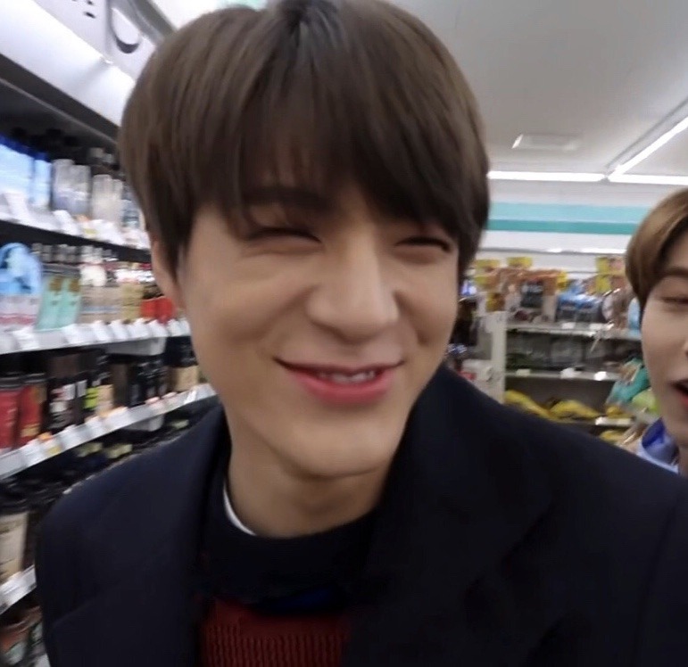 nonoloverz's tweet photo. momentos adoráveis do jeno; uma thread de aniversário pro meu solzinho ☀️

@NCTsmtown_DREAM #HAPPYJENODAY
#OurBirthdayBoy_JenoDay 
#제노의_멋진_스물셋_꿈꾸느라_밤새 https://t.co/vvUGiUKLdr