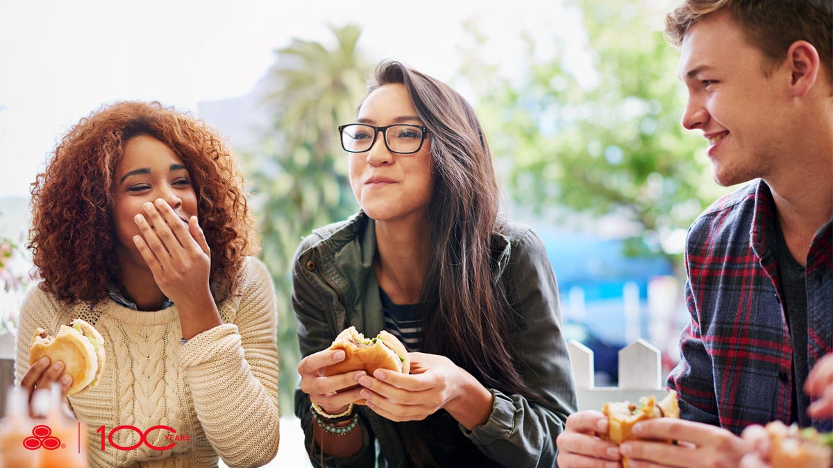 InsurancewCarr's tweet image. .@StateFarm created 100 for Good to inspire us all to be good neighbors. Big or small, every act makes a difference. Try it. Pay for someone's meal or write a positive online review, the possibilities are endless.

Join us in logging acts of good: st8.fm/37sCfgH?CMPID=…