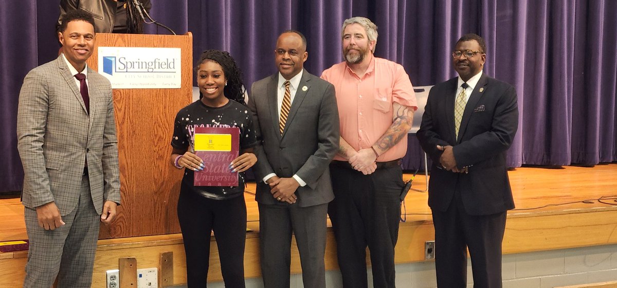 CSU87Admissions's tweet photo. Visited Springfield High School today with President Jack Thomas, @StudentPres, to reward students with free tuition for their first year. https://t.co/cOuAnf4ymg