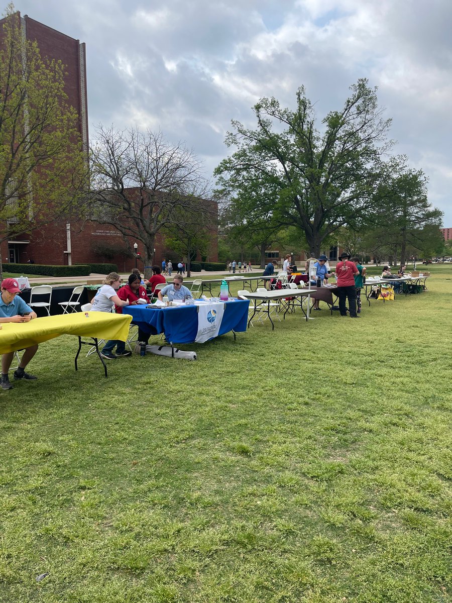 we’re setting up!! come see us on the south oval 🌎🪴