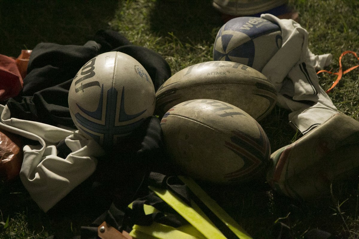 lauravelascook's tweet photo. Anoche acompañamos un entrenamiento del @FlorestaRugby, que desde hace 17 años realiza un gran trabajo de inclusión social a través del deporte, pero que aún no tiene predio propio y hace más de 2 meses espera un permiso de GCBA para usar el polideportivo del Parque Avellaneda. https://t.co/roFQv4AwXS