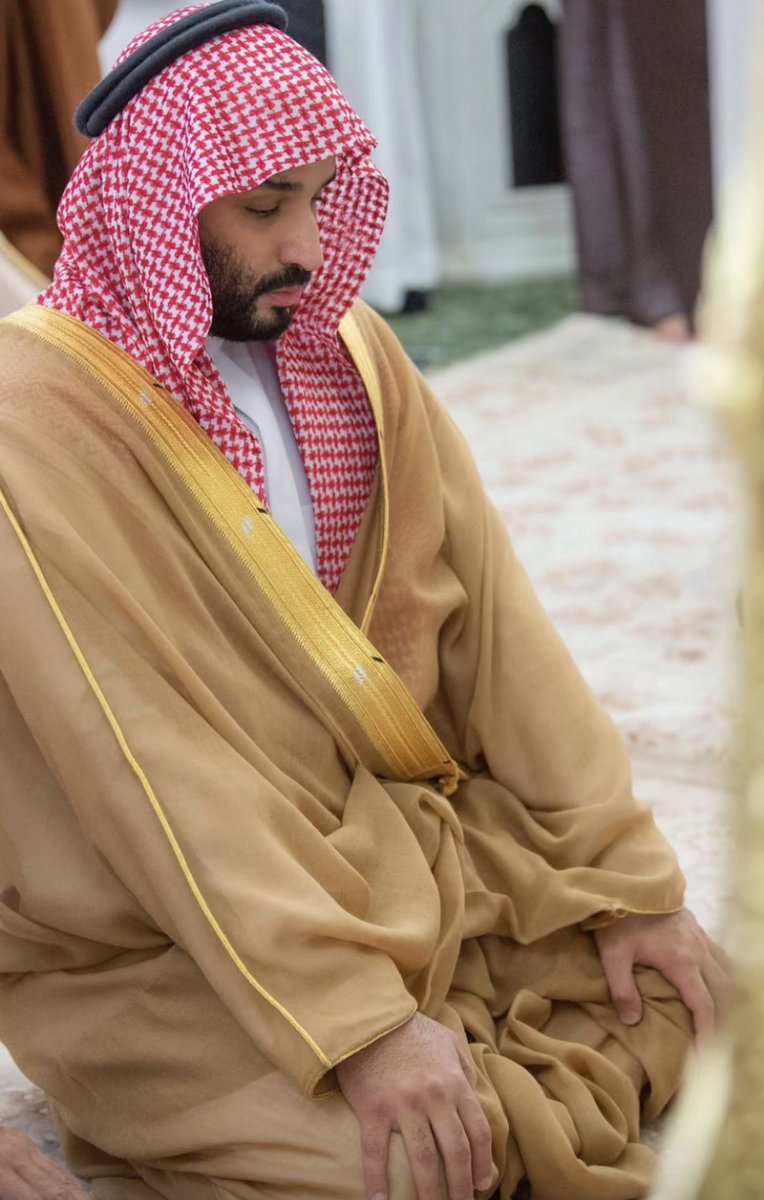 Thamerbinrakkan's tweet photo. رددوا ورفعوا كفوفكم واخلصوا بالدعاء له اللهم وفقه بتوفيقك وأعنه لما فيه صالح البلاد والعباد وسخره لشعبه شبابه وبناته فقراءه ومحتاجينه متقاعدين وموظفين مدنيين وعسكريين وذوي الهمم والارامل والمطلقات والمدرسين والمدرسات وجنودنا البواسل المرابطين والمداومين امين يارب العالمين❤🇸🇦 https://t.co/iFacWyY8TI