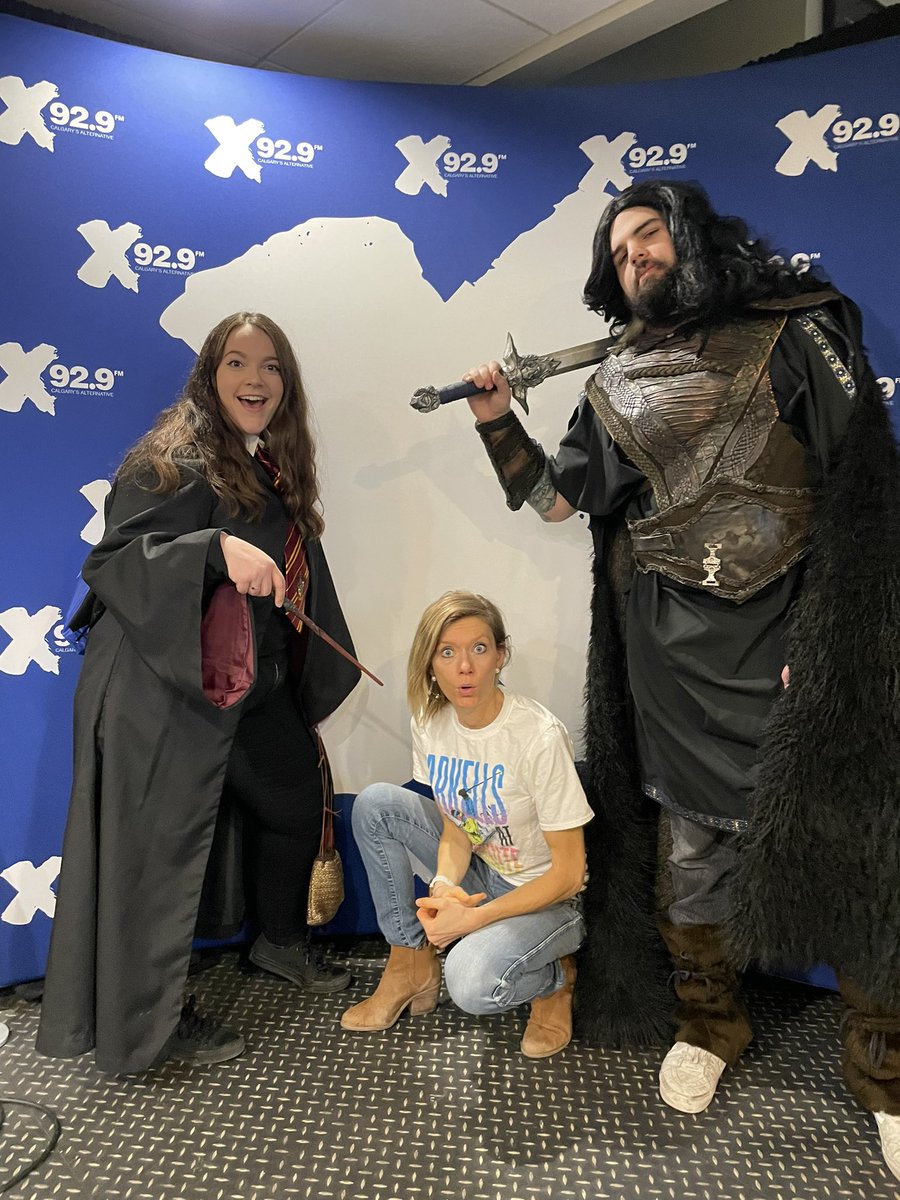 A surprise drop in by Hermione Granger and Jon Snow happened ahead of the <a href="/Calgaryexpo/">CALGARY EXPO</a> #ParadeOfWonders this morning! Brave the weather and come down to Stephen Ave for 10:30am to see all the costumes!