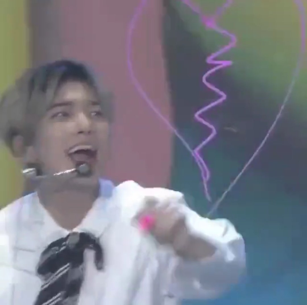 FQ9ROe-XsAEhwP7?format=jpg&name=medium