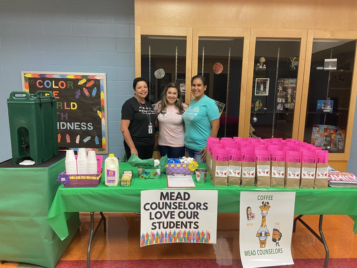 Coffee and muffins with @NISDMead Counselors was amazing this morning! Our families enjoyed the warm Starbucks coffee while they picked up a calendar and flyer on tips for the STAAR Test and Reading through the Summer.