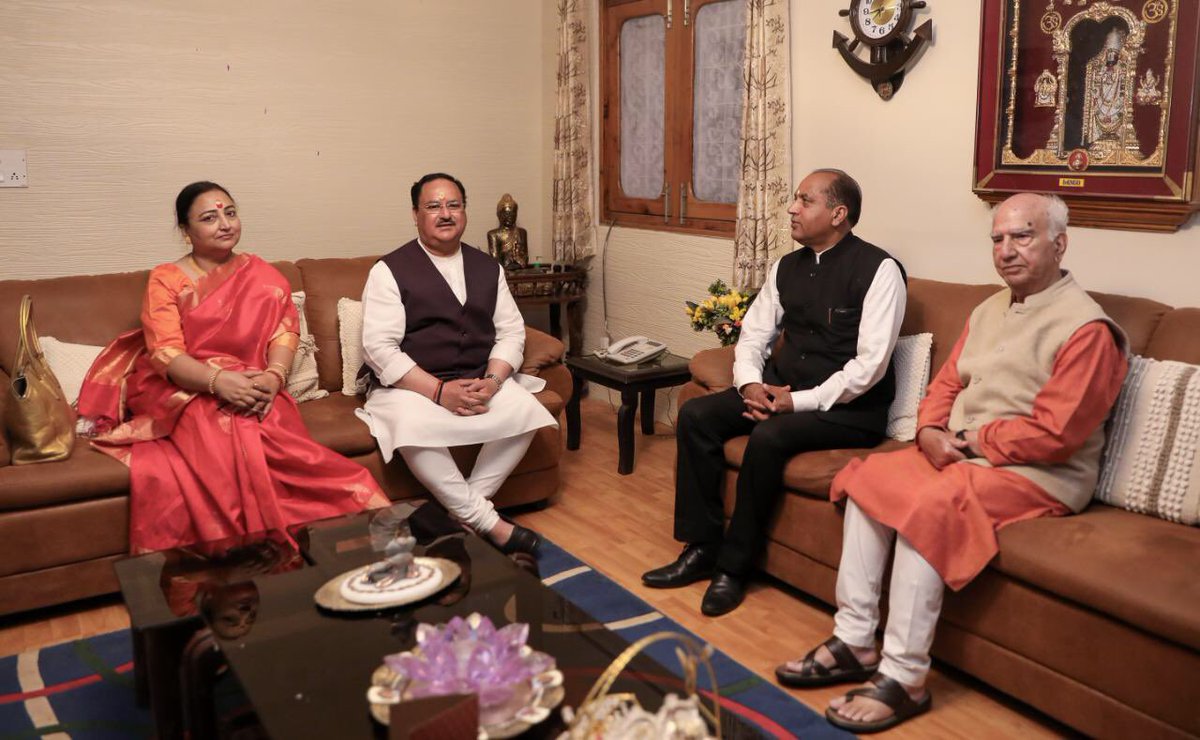jairamthakurbjp's tweet photo. भाजपा के राष्ट्रीय अध्यक्ष श्री जगत प्रकाश नड्डा जी के साथ आज पूर्व मुख्यमंत्री एवं वरिष्ठ नेता श्री शांता कुमार जी से पालमपुर स्थित उनके आवास पहुंचकर शिष्टाचार भेंट की। https://t.co/itG1y5sZIx