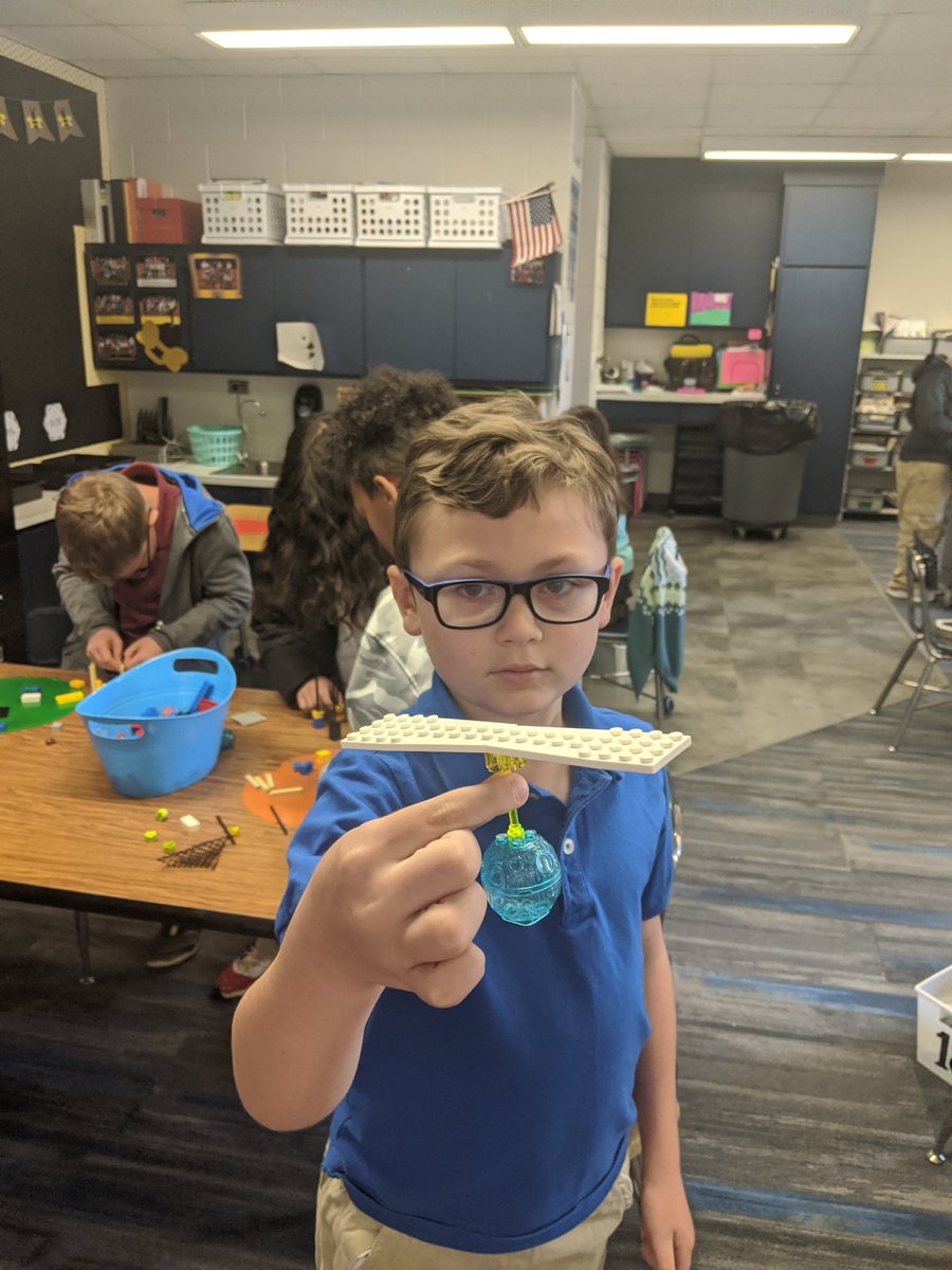 Before Easter, we read #EggDrop🥚by #MiniGrey and built LEGO contraptions to prevent the egg from going splat!🍳
.
.
.
#LESisBetterTogether🐝 #RSSExtraordinary #makers <a href="/RSSchoolsNC/">Rowan-Salisbury Schools</a>  @LEGO_group  #whathappensinthelibrary📚