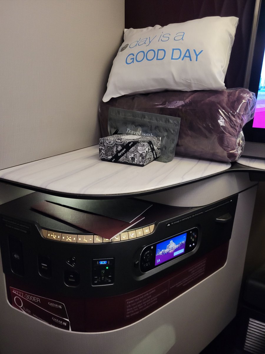 sxm824's tweet photo. @qatarairways On business class last week, loved it! thank you Qatar airways! https://t.co/wpQ9pIKj5O