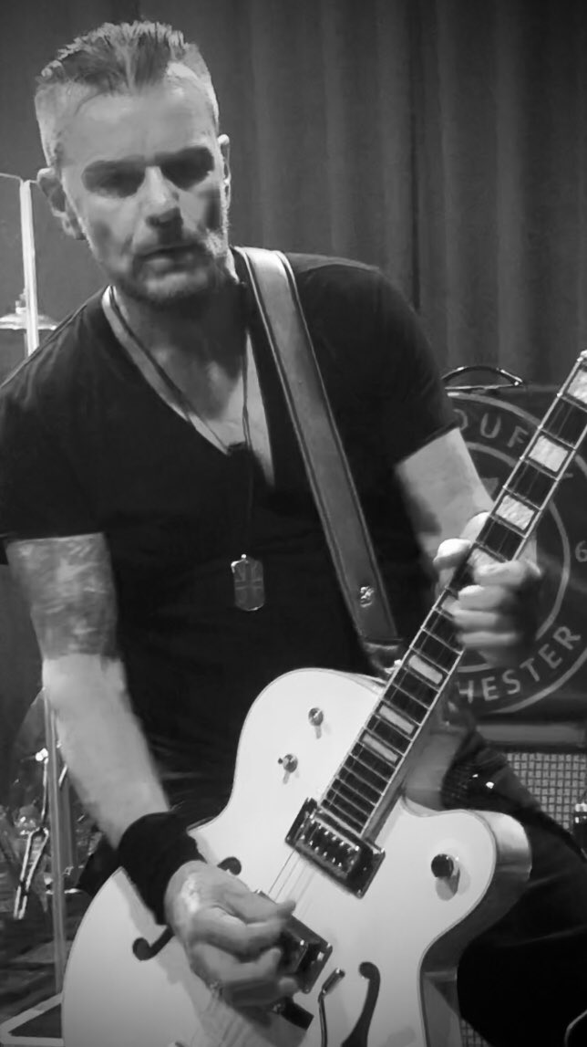 electrojim73's tweet photo. @TheBillyDuffy @gretsch @GretschUSA @ernieball Have a great tour. Still remember Subterania like it was last week! 🤘🏼 https://t.co/xyeQGONSUg
