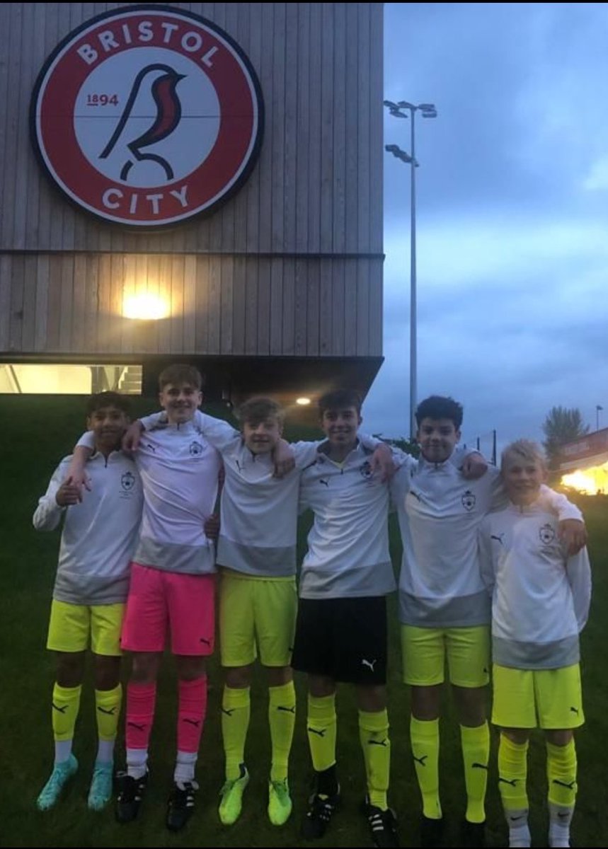 As half term comes to a close it was great to see a few of the SRTC lads catching up with friends at the JPL Rep half term games...

#creatingbetterpeoplenotjustbetterfootballers