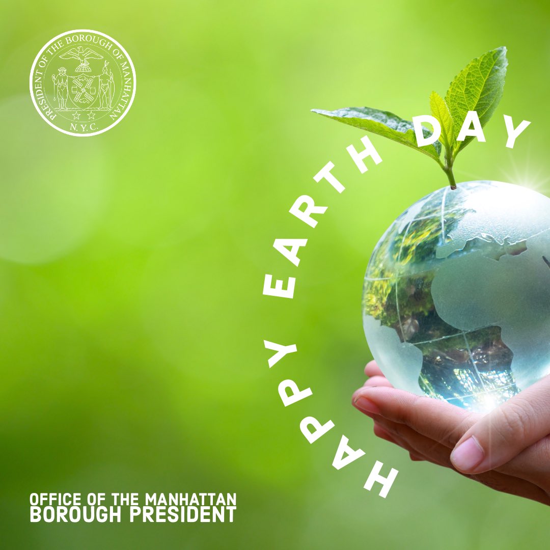 MBPMarkLevine's tweet photo. Happy Earth Day, Manhattan! On this gorgeous day, celebrate by spending time in one of our borough's many parks, participating in a neighborhood clean-up, or planting a tree. If you're headed out, ditch the car and ride a bike or mass transit. 🌲 🌎💚 https://t.co/UU0vMIxRd6