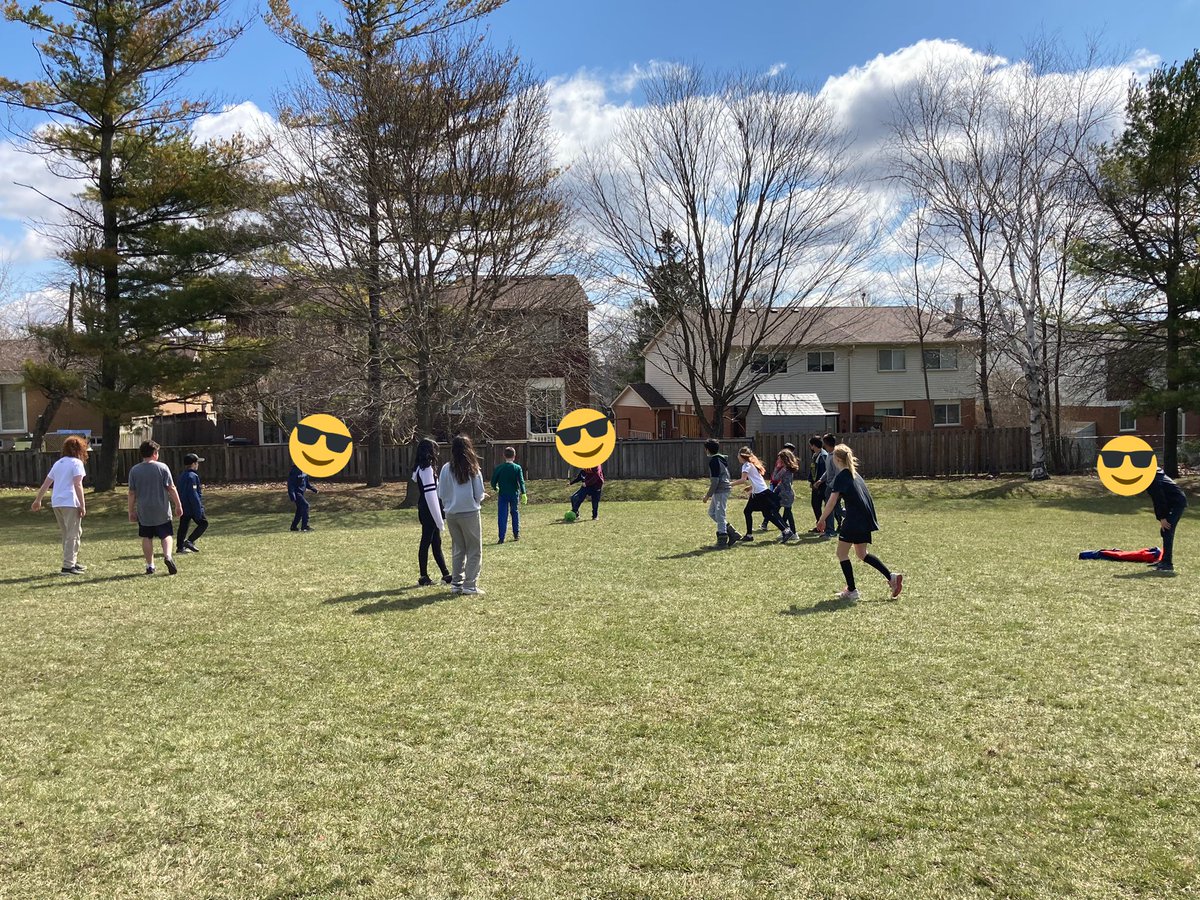 WHDayES's tweet photo. Thank you to our amazing staff who have started up clubs and intramurals.   The excitement was definitely in the air with smiles and “fun” all around!  Way to go @WHDayES @SCDSB_Schools @scdsboutdoors https://t.co/sCngWOyTqR
