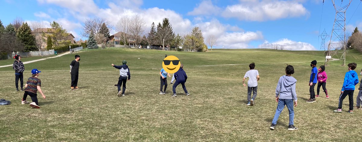 WHDayES's tweet photo. Thank you to our amazing staff who have started up clubs and intramurals.   The excitement was definitely in the air with smiles and “fun” all around!  Way to go @WHDayES @SCDSB_Schools @scdsboutdoors https://t.co/sCngWOyTqR