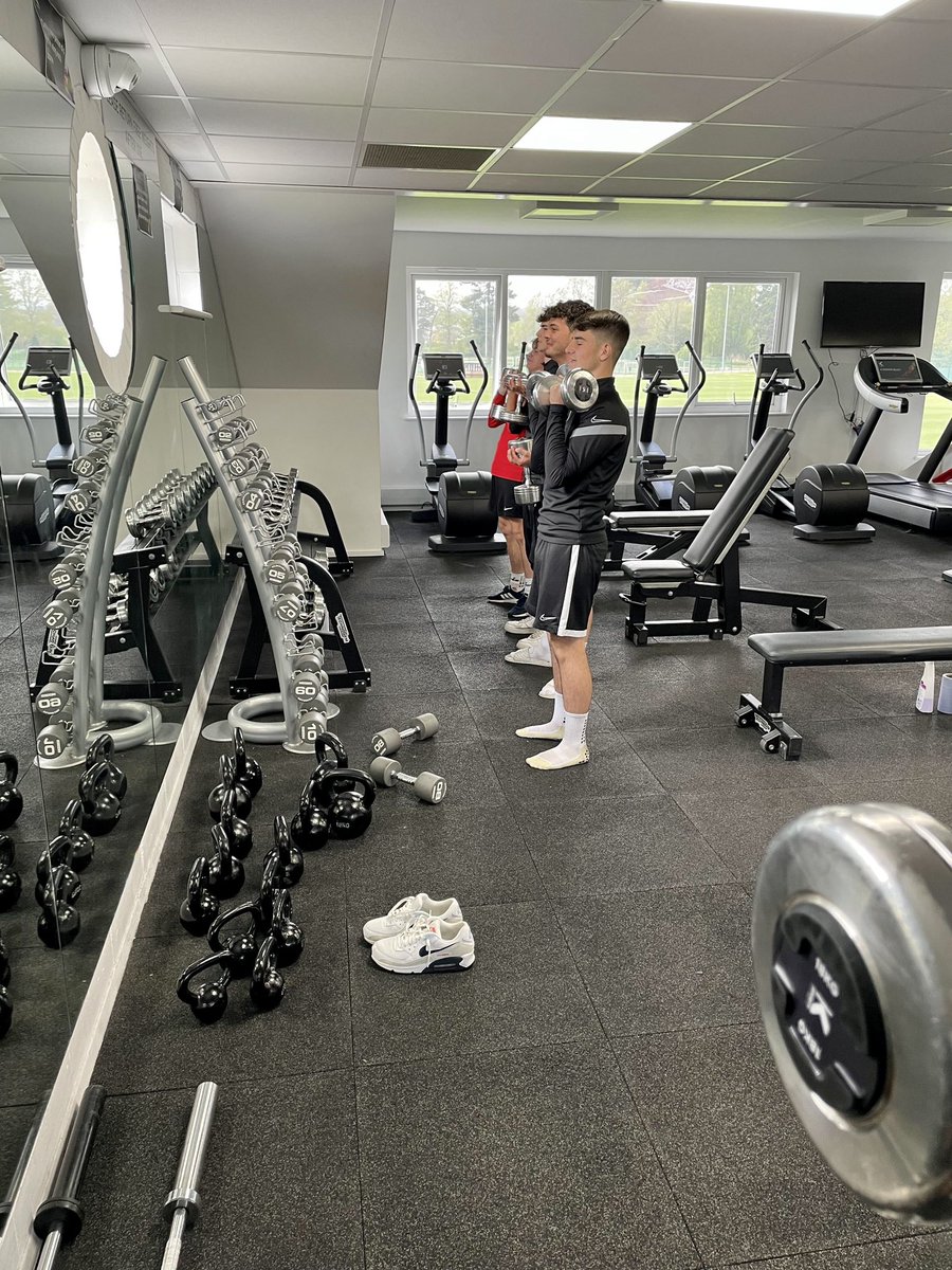 sportsconnectUK's tweet photo. 🗣 Our @KSportsFC U19 Football Academy students took full advantage of the @Technogym at @ksports_1 this afternoon during their dedicated gym session 💪 🏃‍♂️ 🏋️‍♀️ 

#InspireMotivateEducate #PowersOfSport #Sport4All https://t.co/fvZMBk1L6J