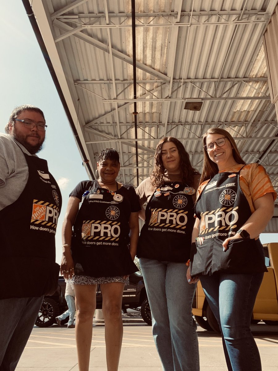 Jessica Naylor (@jessica_hd_2003) on Twitter photo PRO DESK #2003 ready to celebrate out PROs! PRO DESK #2003 ready to celebrate out PROs!
