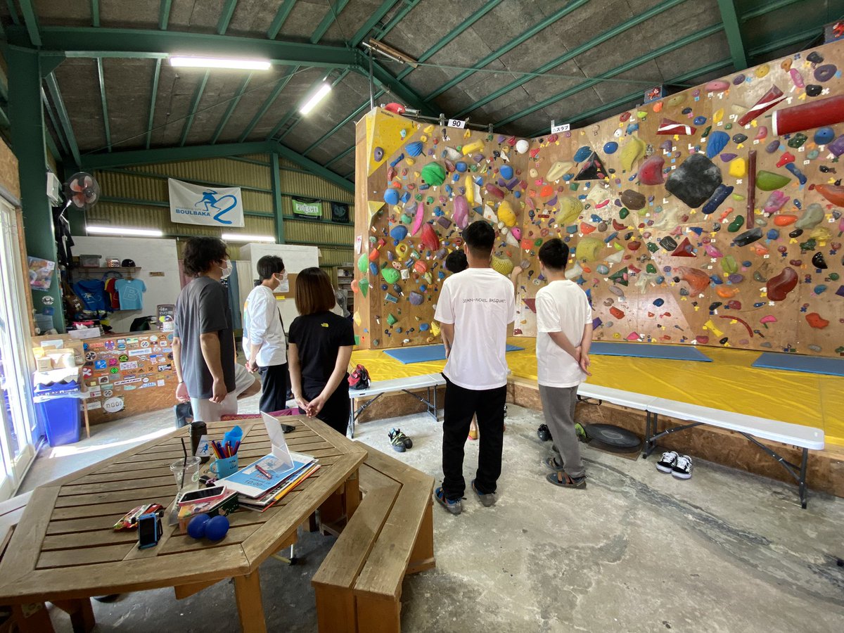 ryudai_Boulder's tweet photo. 最近の参加は、10名程度集まって登ってるので教え合いながら楽しく登ってますよ！！！
まだまだ体験行ってるのでお��掛けください！
気になる方はDMへ！ https://t.co/fsqCRZMMVl