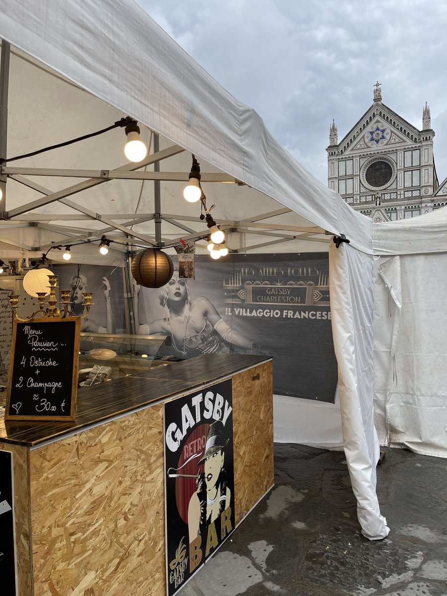 ro_co_fr's tweet photo. La Francia in Piazza Santa Croce! 🇫🇷 yummy 😋 yummy 🤤🇫🇷 #francia #france #firenze #florence #piazzasantacroce https://t.co/4FvbyQrPKM