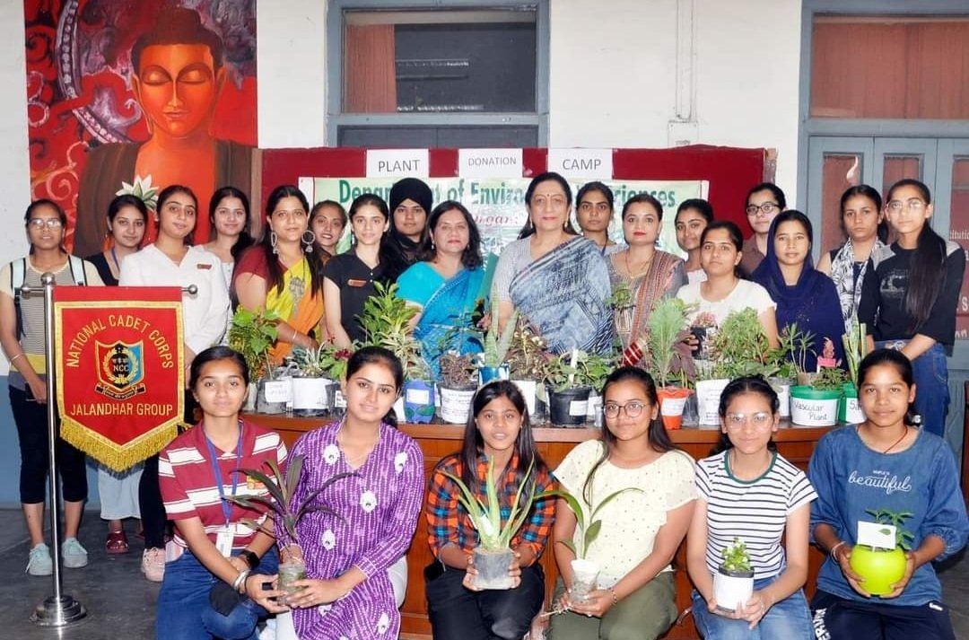 kmviic's tweet photo. KMV IIC celebrated World Earth Day 🌏 @mhrd_innovation @EduMinOfIndia @abhayjere @DwivediAtima @rashmi_3a #savetheplanet #saveEarth #kmv #kmvjalandhar https://t.co/qcbyVN5GNe