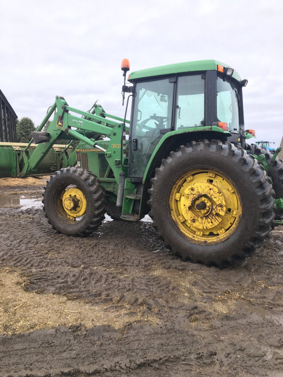 AlFrederick13's tweet image. Left her out in a 3.5 inch rain. As a cattleman would say , that’s Andy clean! Should have seen it yesterday