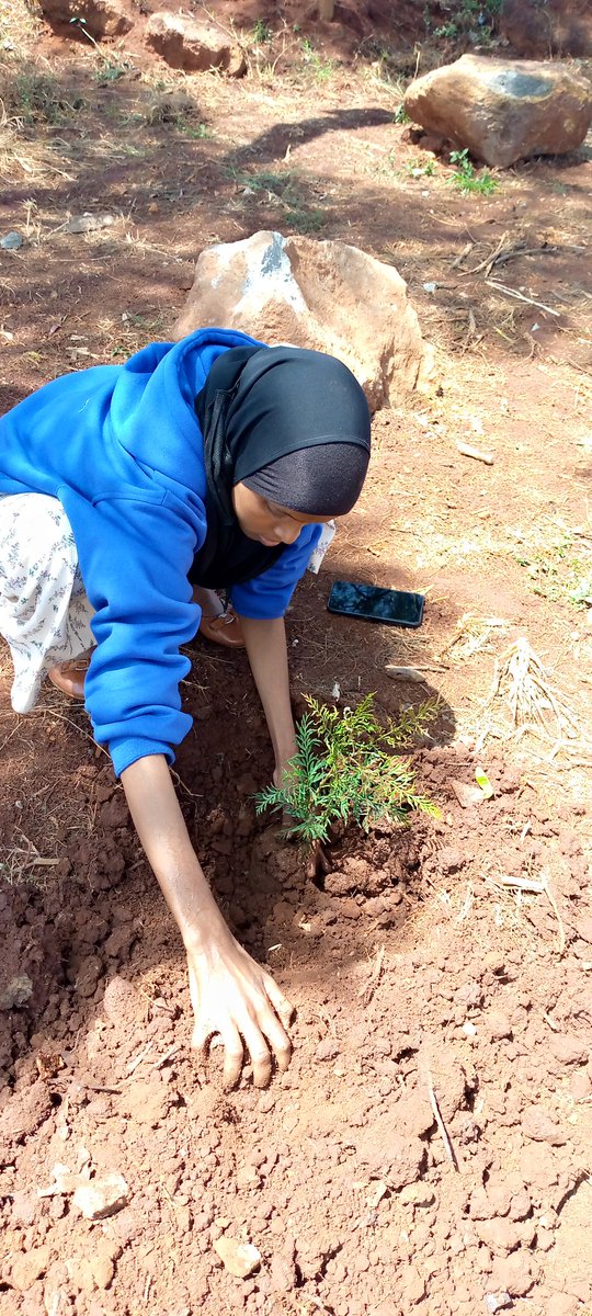 RukiaAhmed101's tweet photo. For me Earth Day is everyday because l  daily check on my actions on earth and focus on reducing my carbon footprint.l plant trees any time l get the chance and nurture them.Road race to net zero.  #EarthDay2022 @WeDontHaveTime @Patkiash @mkunec_thika #Exponentialclimatesumit4 https://t.co/Idc010VTvW
